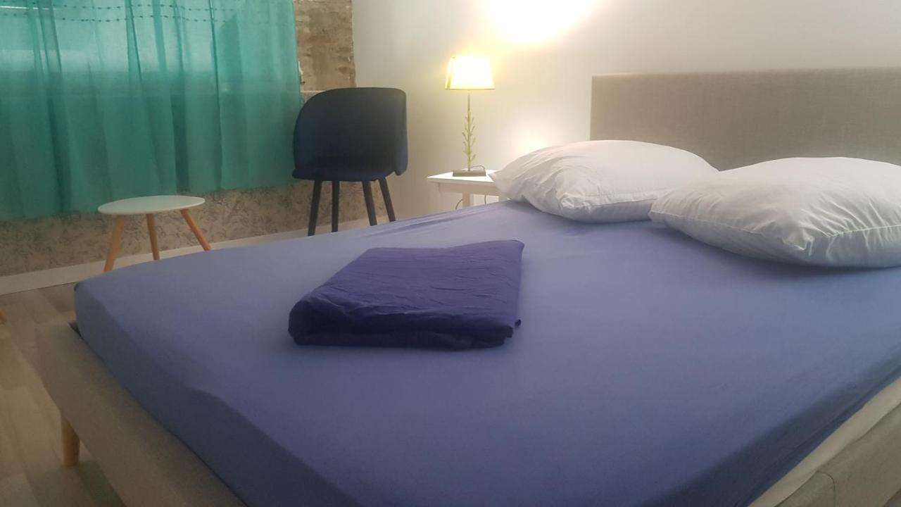 Tournus Castrum Romain- Loft 90M2 - 3 Etoiles - Petit Box Velo - 5Mn Autoroute Bagian luar foto